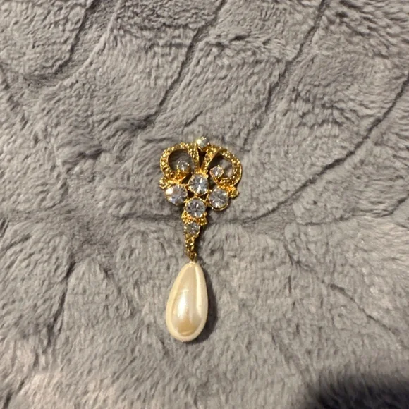 Beautiful brooch - Picture 2 of 4